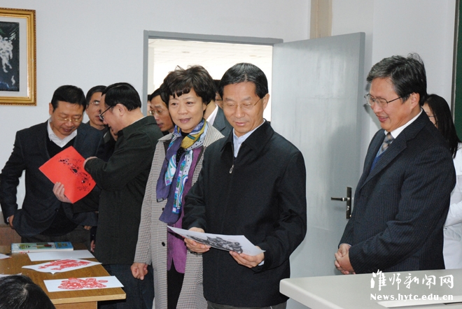 江苏省副省长曹卫星视察淮阴师范学院